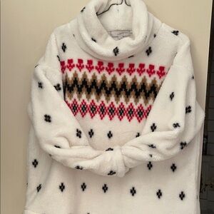 LOFT Women's White and Red Patterned Turtleneck Sweater